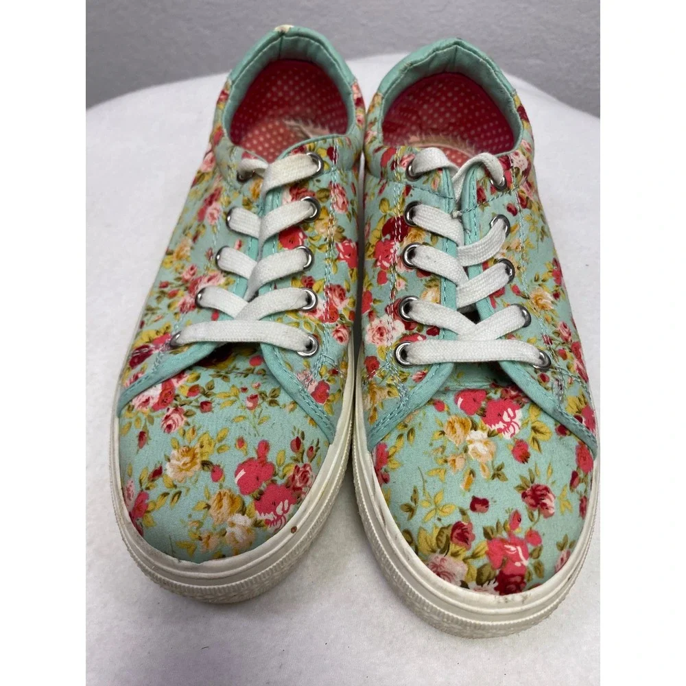 Shoedazzle Floral‎ Platform Sneakers Womens Size 7 Mint Green Rose Print Lace Up